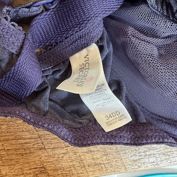 34DD Victoria’s Secret PURPLE Lace Underwire Bra SEXY Sheer front clasp - Picture 3 of 6